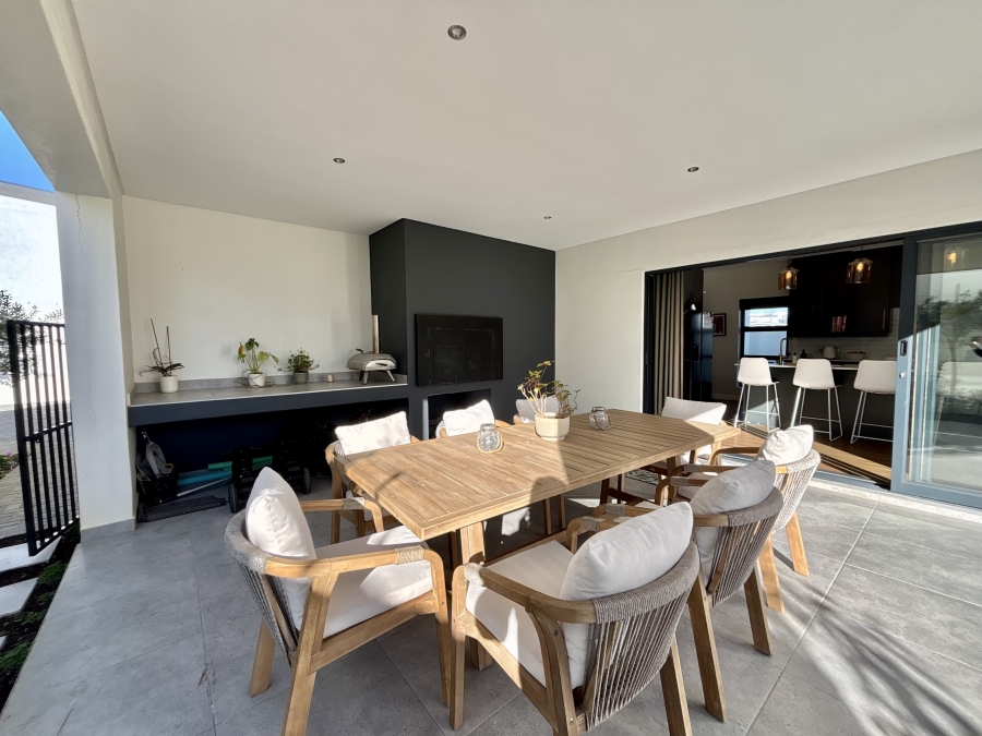 4 Bedroom Property for Sale in Sandown Western Cape